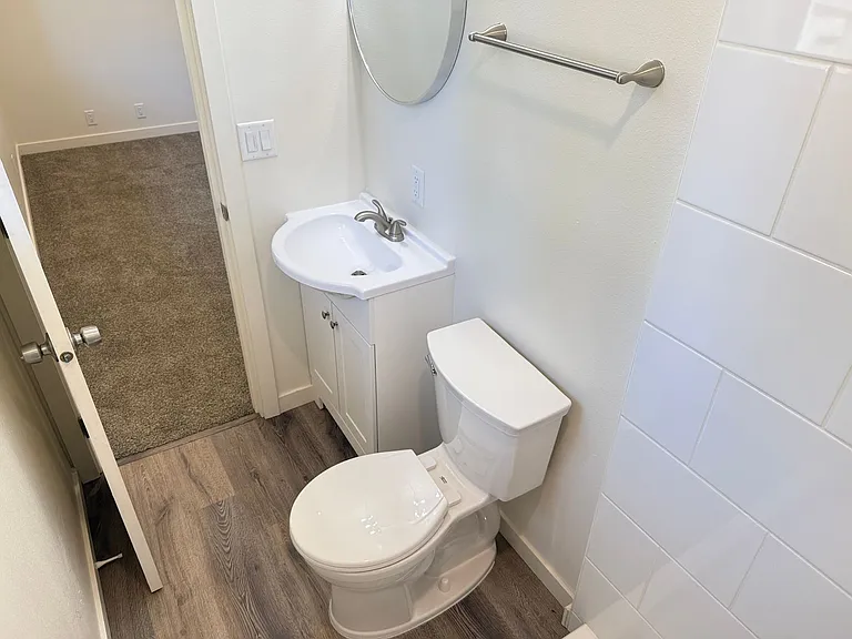 1246 Hughes St — Photo 24