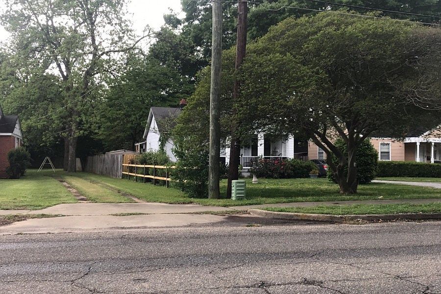 2nd image of 2721 Fairground Rd