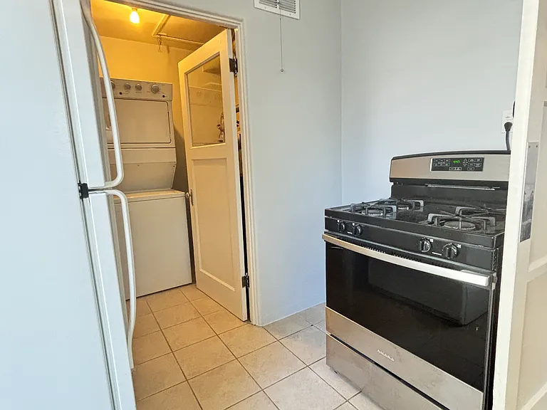 2630 S Marion St #B — Photo 5