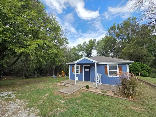 301 N Elm St, Urich, MO 64788