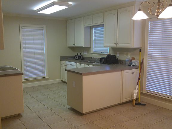 Kitchen w/ New Dishwasher & Microwave