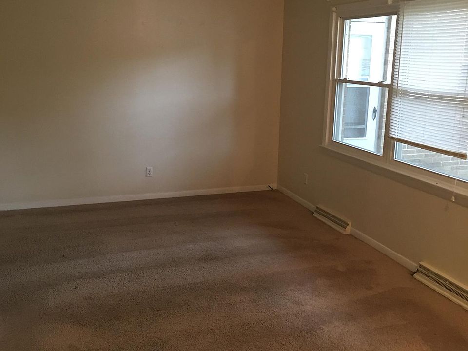 2nd image of 2341 Gillespie St APT 3