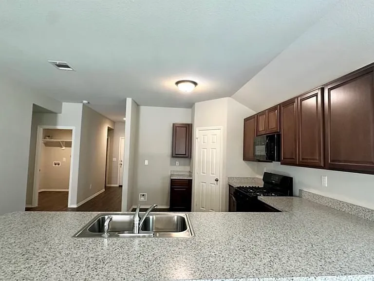 4310 Whisky River Dr — Photo 7