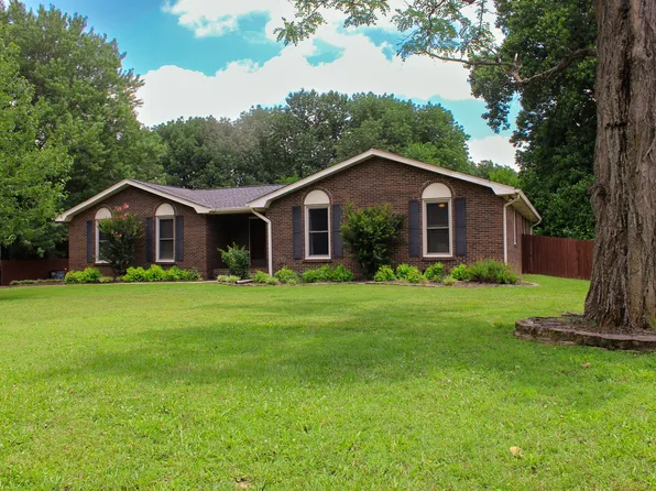 2503 Barwood Dr, Greenbrier, TN 37073