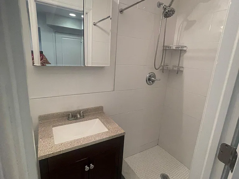 618 N 2nd St #3R — Photo 6