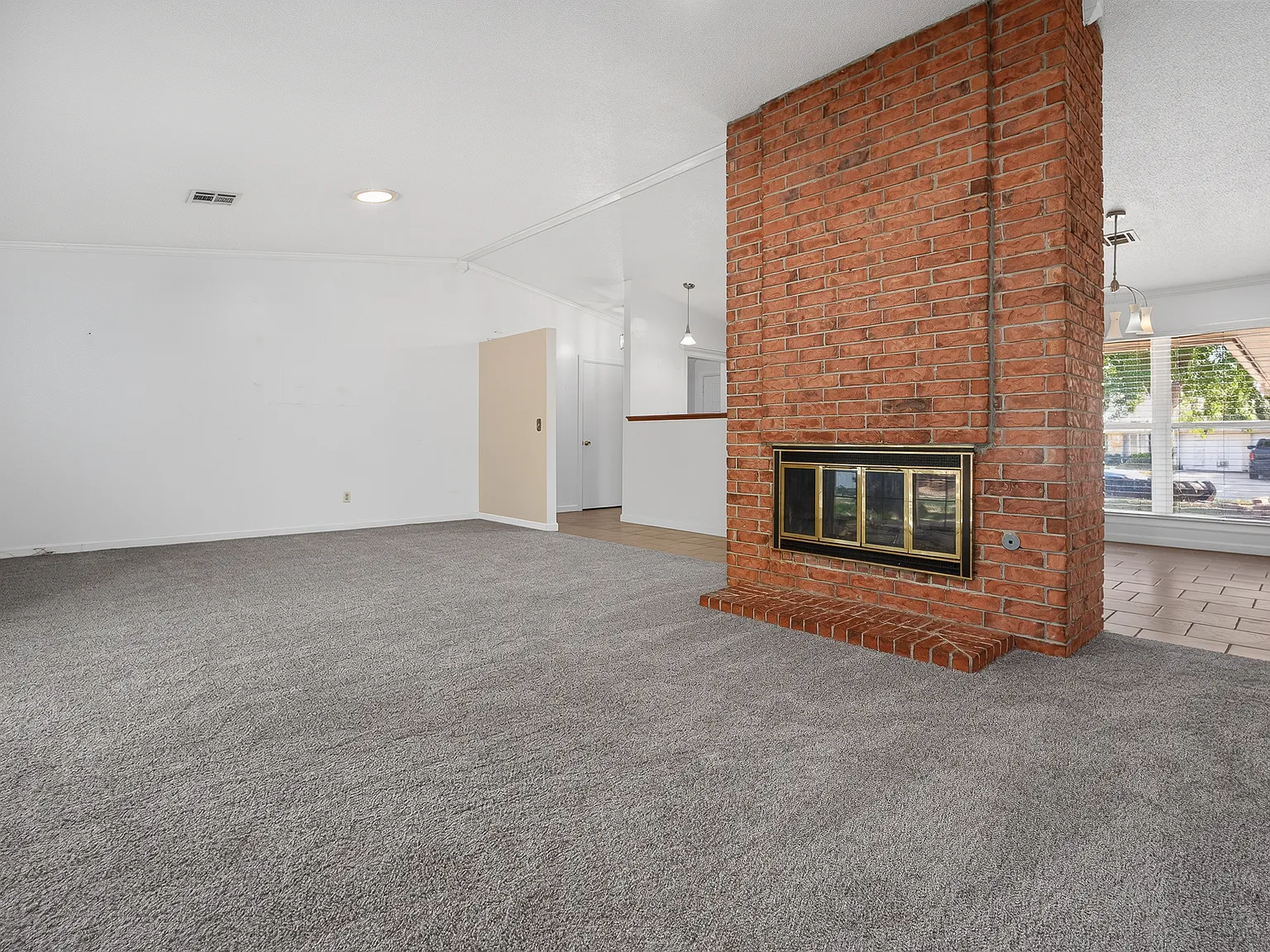 4 bed, 1843 sqft, $1,695 — Photo 4