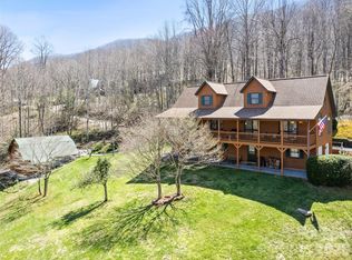 89 Stump Ln, Maggie Valley, NC 28751