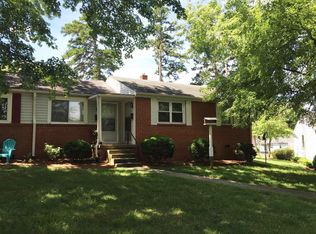 1827 Mimosa Dr, Greensboro, NC 27403