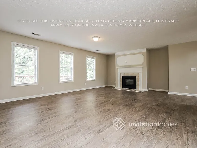 6658 Point Of Woods Dr — Photo 9