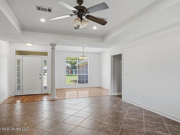 5th image of 139 Hunters Row