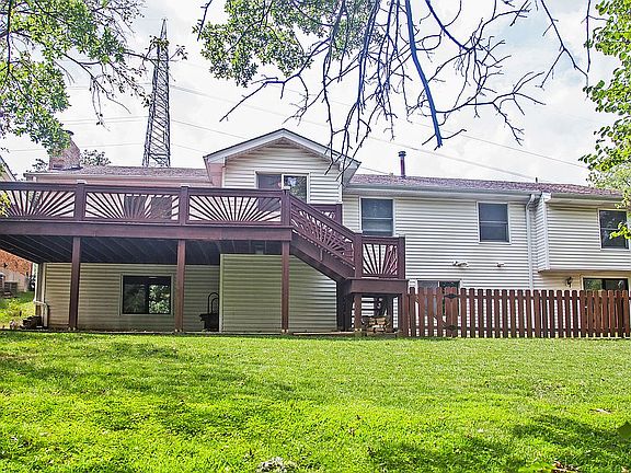 4th image of 520 Meadow Green Pl