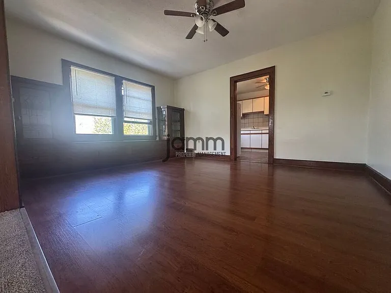 4347 W 49th St #UPPER — Photo 3