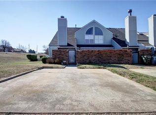 9814 Walnut Ln, Midwest City, OK 73130