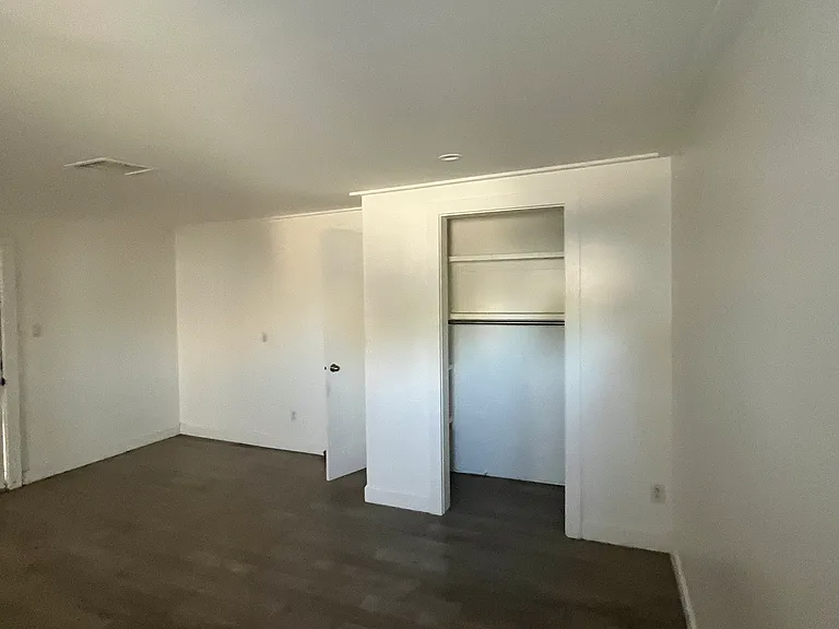 13644 Terra Bella St #B — Photo 9