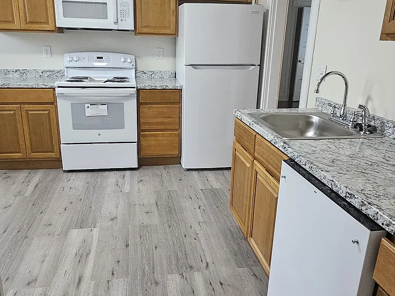 11-15 Fairmount St #2 — Photo 8