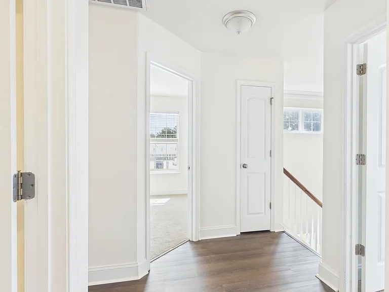 4901 Warwick Rd E — Photo 24