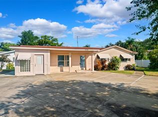 10701 Village Green Ave, Seminole, FL 33772