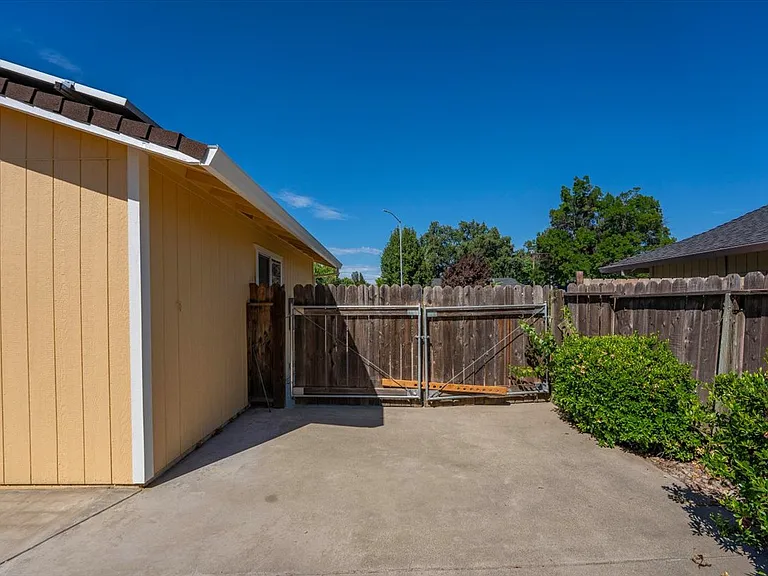 2863 Sandstone Dr — Photo 38