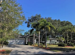 1335 Country Club Rd N, Saint Petersburg, FL 33710