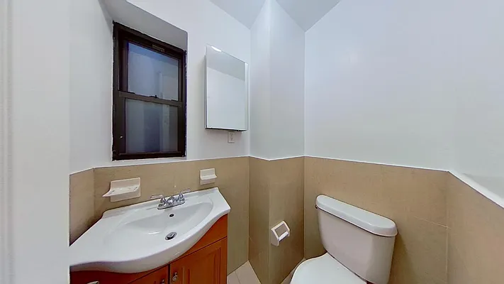 Rented by Bond New York | media 17