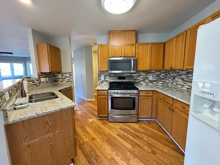 5209 Moss Hill Dr — Photo 6
