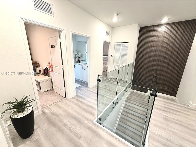 2661 SE 24th Ct — Photo 19