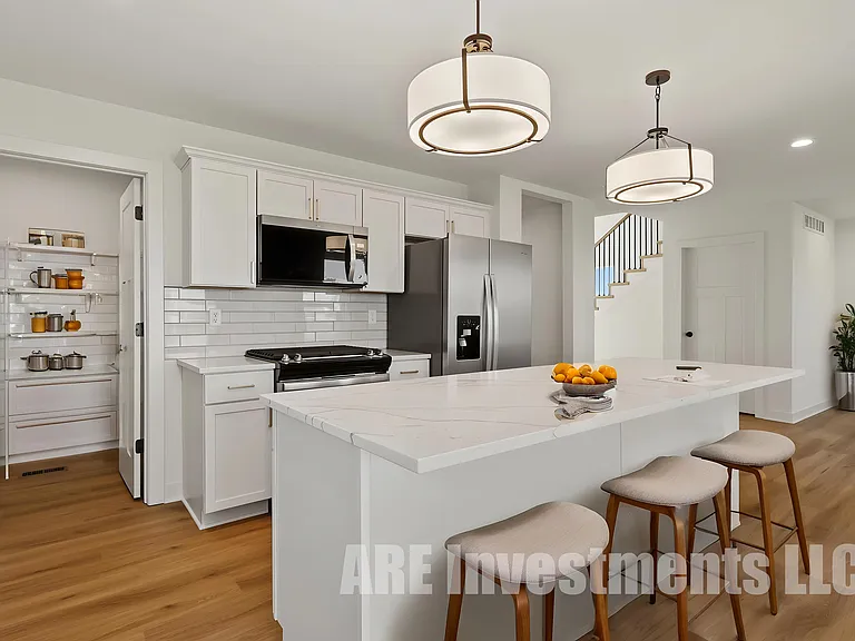 1194 NW Sproul Dr — Photo 3