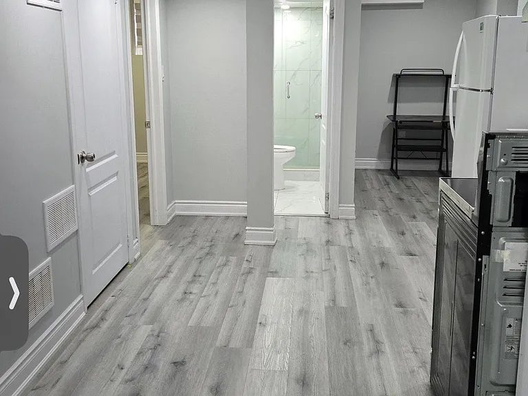 5 Chesterwood Cres — Photo 1