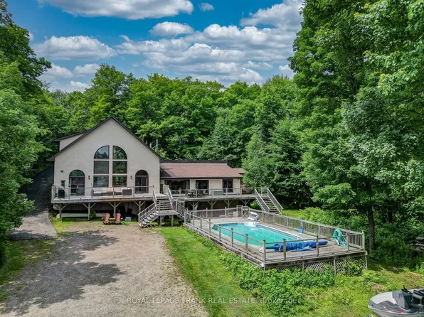 1013 Merrick Dr, Bracebridge, ON P1L 1X1