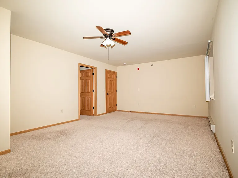 Berry Pointe Luxury Apartments — Photo 16