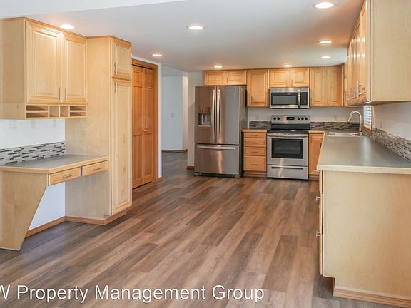 3rd image of 11608 84th St NE