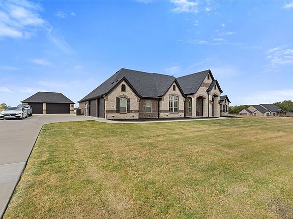 5th image of 3338 Howard Rd