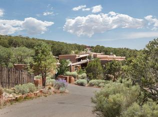 2101 Senda De Daniel, Santa Fe, NM 87501