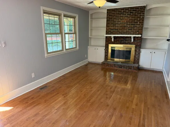 2507 E 7th St, Lumberton, NC 28358