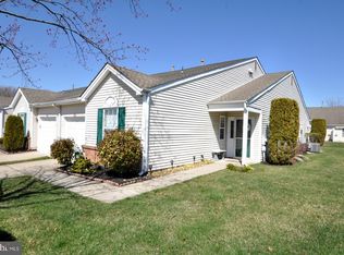 10 Staghorn Dr, Mount Laurel, NJ 08054