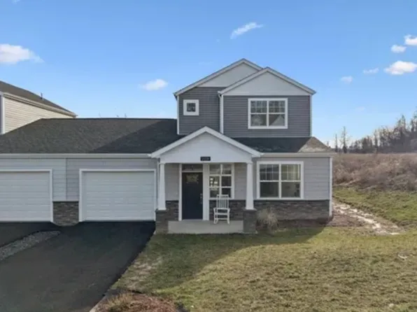 2215 Lebanon Dr #1, McKeesport, PA 15135