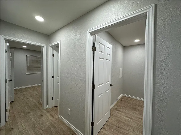 1202 Main Dr — Photo 24