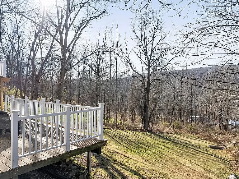 56 Powers Rd — Photo 31