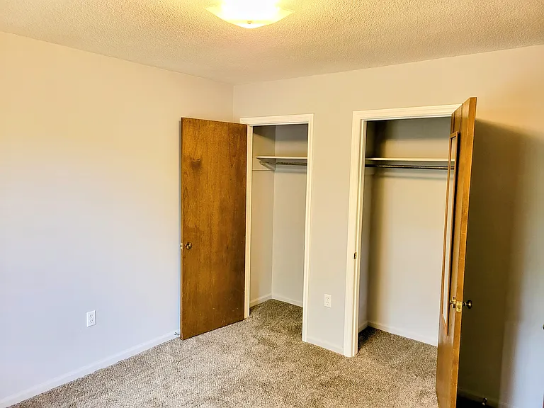 10915 Queen Anne Ct — Photo 5