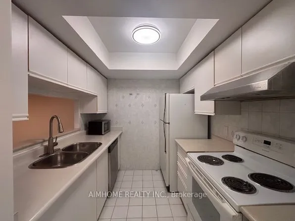 2550 Lawrence Ave E #619, Toronto, ON M1P 4Z3