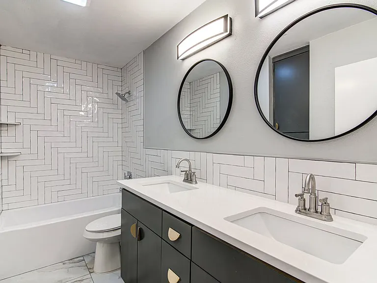 4707 Menchaca Rd — Photo 12
