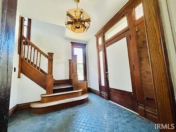 5th image of 819 E Powell Ave