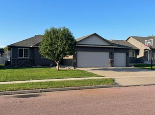 3409 E Brewster St, Sioux Falls, SD 57108