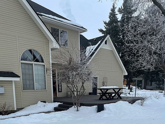 Trek deck of off Kitchen