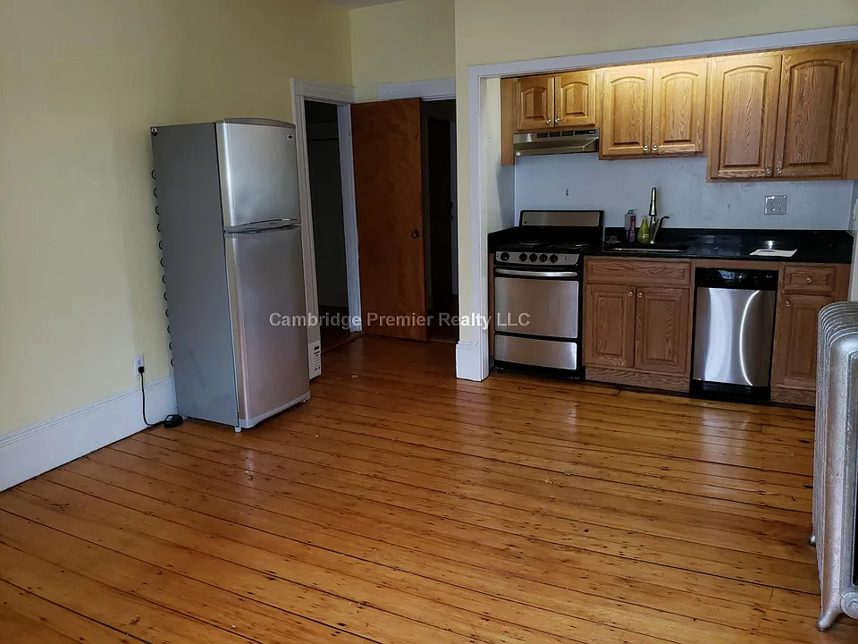 35 Concord Ave #4