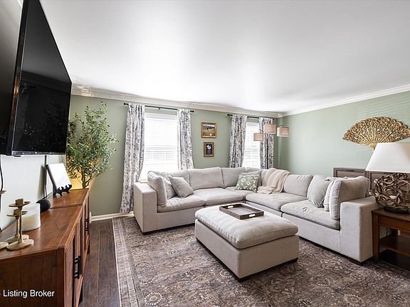 4th image of 324 Stonehenge Dr APT 102