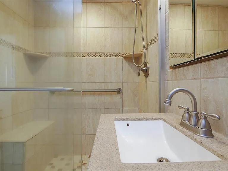 9400 Atlantic Ave #305 — Photo 17