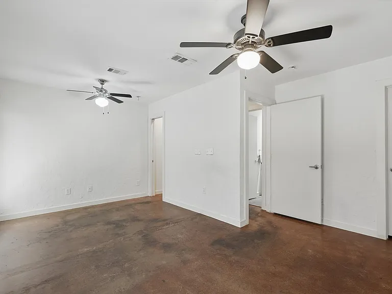 2200 N Peak St — Photo 6