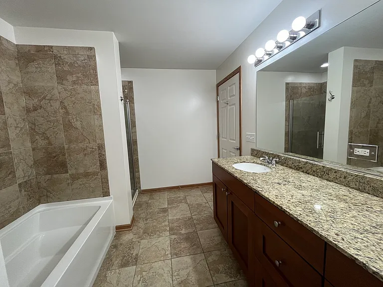 974 W 35th Pl #701 — Photo 18