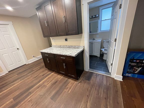 4th image of 183 Isabella Ave Floor 2